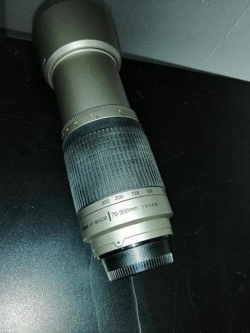 Nikon lens AF nikkor 70 - 300 mm 