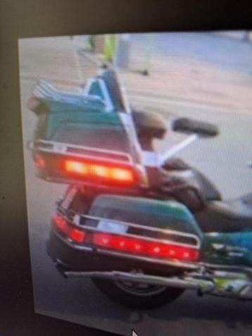 Cherche accessoires pour Goldwing 1500 beschikbaar voor biedingen