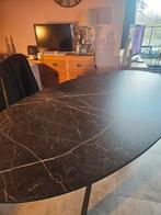 Tafel lamulux, Enlèvement, Ovale