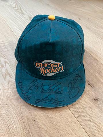 Gesigneerde pet van Ghost Rockers van Studio 100 beschikbaar voor biedingen