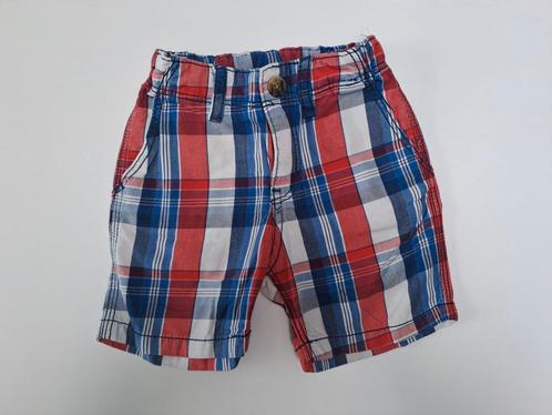 Mt 86 Rood, blauw wit geruite short, Kinderen en Baby's, Babykleding | Maat 86, Gebruikt, Jongetje, Broekje, Ophalen of Verzenden