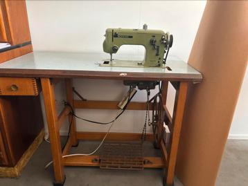 Vintage Berina 540-2 groen beschikbaar voor biedingen