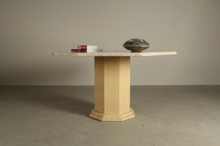 Octagonal travertine dining table, Italy 1970s, Huis en Inrichting, Tafels | Eettafels, Gebruikt, Vijf personen of meer, Overige vormen