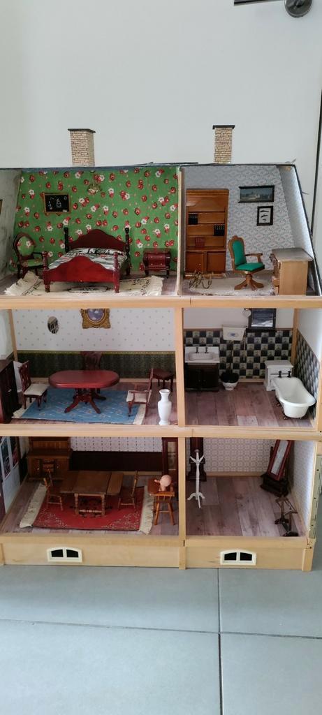 poppenhuis, Enfants & Bébés, Jouets | Maisons de poupées, Comme neuf, Maison de poupées, Enlèvement