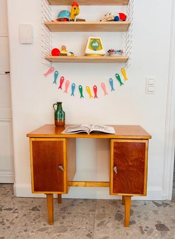 Bureau vintage pour enfant beschikbaar voor biedingen