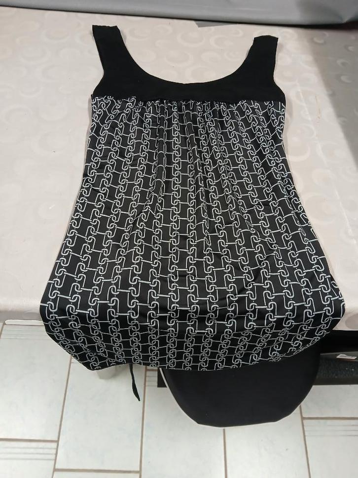 Mooi bloesje - Maat 38 - Kleur: Zwart/Grijs, Kleding | Dames, Blouses en Tunieken, Zo goed als nieuw, Maat 38/40 (M), Zwart, Ophalen