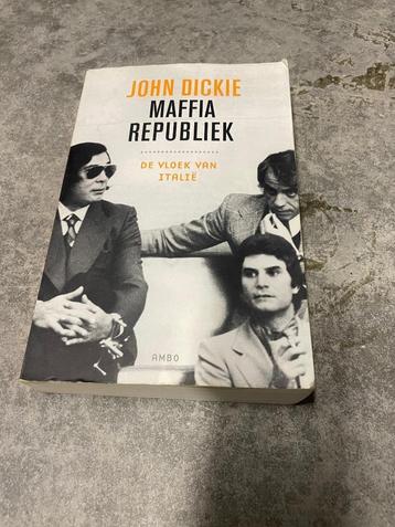 Maffia Republiek – John Dickie  beschikbaar voor biedingen