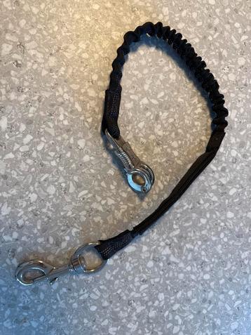 Paniekhaak met elastische vastzetlijn voor paard, als nieuw! beschikbaar voor biedingen