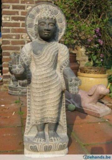 Bouddha debout en granit noir 74 cm, statue en granit unique