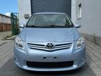TOYOTA AURIS 1.3i BENZINE 2012 AIRCO 67000 KM 1 JR GARANTIE, Auto's, Euro 5, 4 cilinders, Blauw, Bedrijf