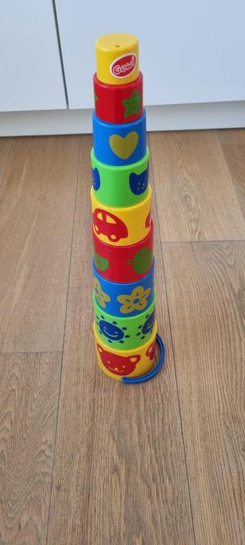 Jouet d'éveil, tour de seaux multicolores empilables beschikbaar voor biedingen