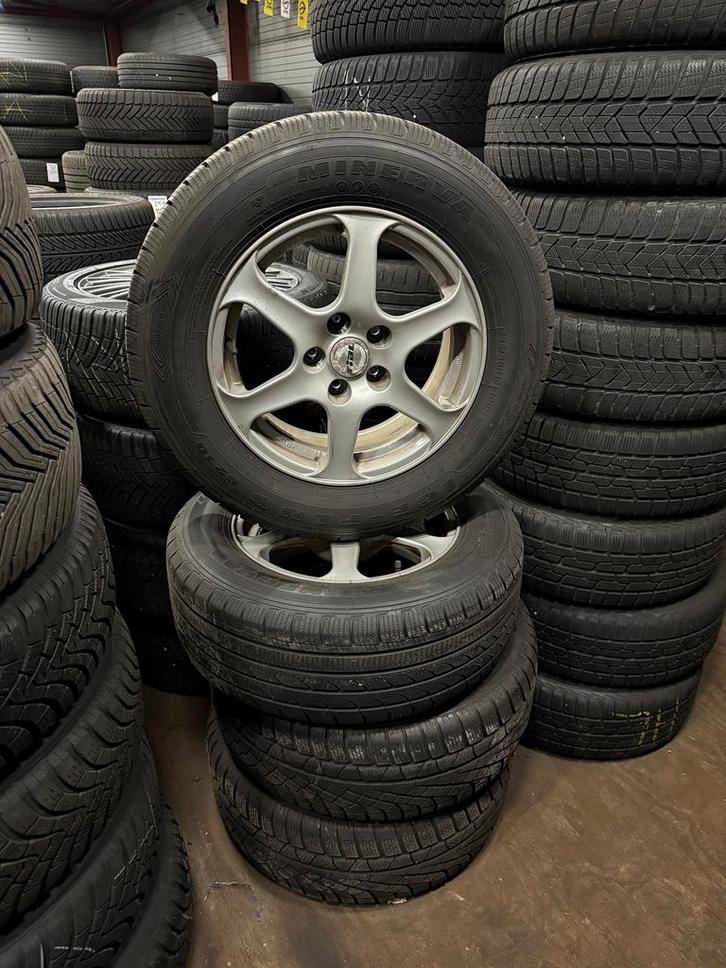 Winterset toyota rav4, Autos : Pièces & Accessoires, Pneus & Jantes, Pneus et Jantes, Pneus hiver, 16 pouces, 235 mm, Véhicule de tourisme