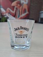 Jack Daniels glazen., Enlèvement