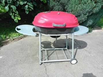 joli et grand barbecue de jardin beschikbaar voor biedingen