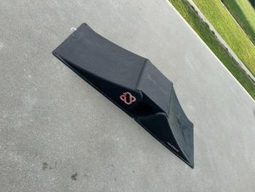2 way skate ramp beschikbaar voor biedingen