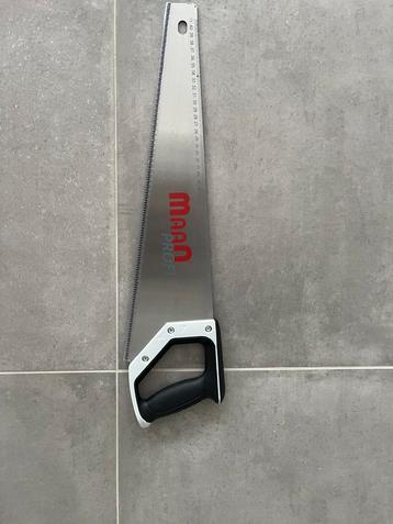 Nieuwe handzaag beschikbaar voor biedingen