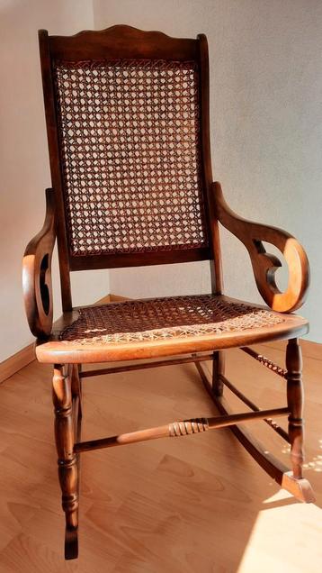 Fauteuil à bascule ancien, Enlèvement