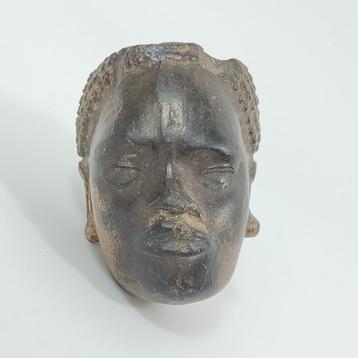 Uitgesneden pijpenkop — West- of Centraal-Afrika,  beschikbaar voor biedingen