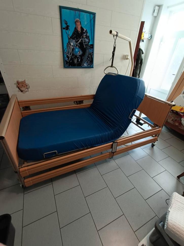 Lit médical médicalisé électrique comme à l'hôpital, Diversen, Verpleegmiddelen, Ophalen