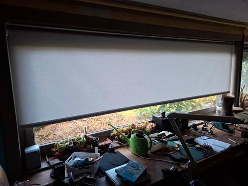 Nieuw rolgordijn nog in verpakking 2990x1120mm lichtgrijs, Huis en Inrichting, Stoffering | Gordijnen en Lamellen, Nieuw, Ophalen