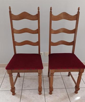 Stoelen beschikbaar voor biedingen