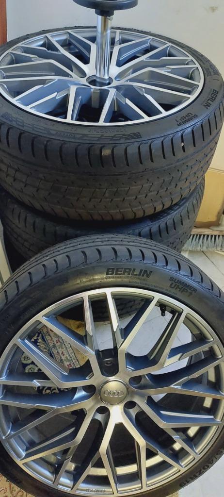 Audi velgen + zomerbanden (bijna nieuw), Auto-onderdelen, Banden en Velgen, Band(en), Zomerbanden, 19 inch, Ophalen