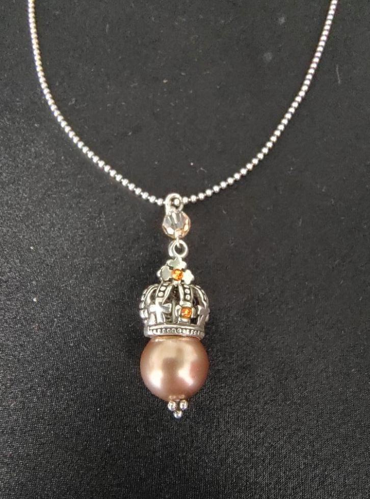 Dolce Luna Hanger Ketting, Handtassen en Accessoires, Kettingen, Nieuw, Zilver, Beige, Met hanger, Ophalen