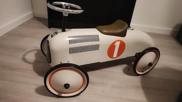 Eerste loopauto beschikbaar voor biedingen