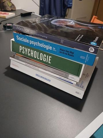 Studieboeken psychologie Ugent eerste jaar zeer goedkoop beschikbaar voor biedingen