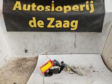 Veiligheidsgordel rechts-voor van een Opel Crossland X beschikbaar voor biedingen