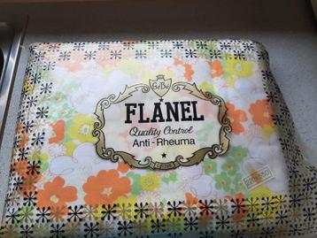 Retro flanellen lakenset+2 kussenslopen oranje bloemen 70's
 beschikbaar voor biedingen