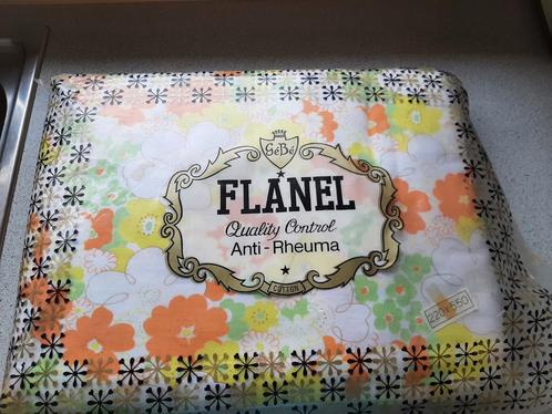 Retro flanellen lakenset+2 kussenslopen oranje bloemen 70's, Huis en Inrichting, Slaapkamer | Beddengoed, Tweepersoons, Wit, Ophalen of Verzenden