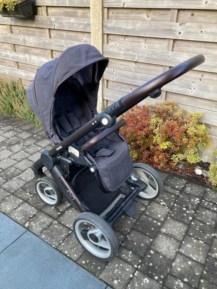 Mutsy Evo kinderwagen, Enfants & Bébés, Buggys, Utilisé, Modèle duo, Protection de pluie, Dossier réglable, Couverture pieds, Ombrelle