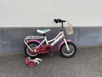 Eerste fietsje 12inch beschikbaar voor biedingen
