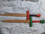 2 grote houten zwaarden Carcassonne, Kinderen en Baby's, Speelgoed | Houten speelgoed, Zo goed als nieuw, Ophalen