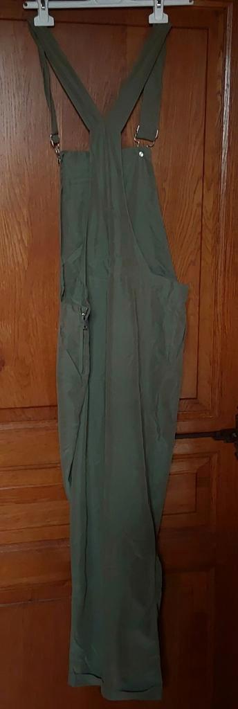 Kaki jumpsuit met bandjes kiabi T 40 beschikbaar voor biedingen