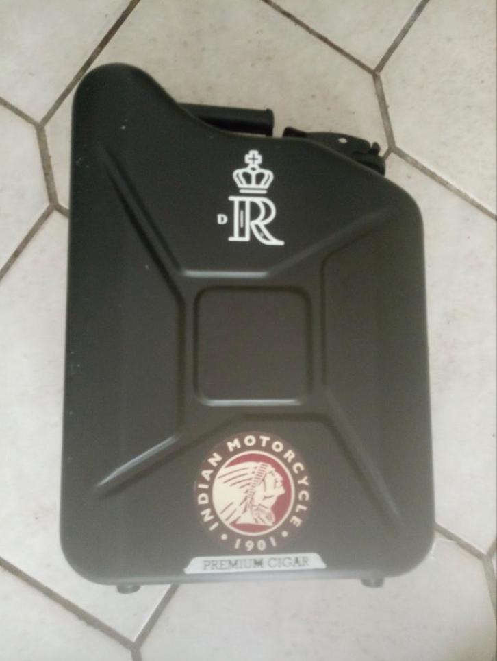 Reis humidor, Verzamelen, Rookartikelen, Aanstekers en Luciferdoosjes, Zo goed als nieuw, Ophalen of Verzenden