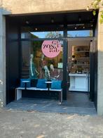 Bank met tafeltjes, Enlèvement, Utilisé