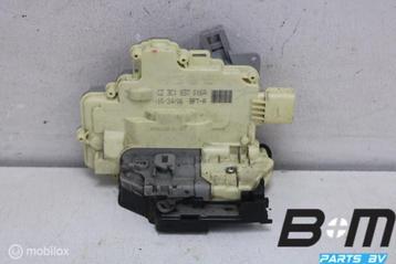 Portierslot rechtsvoor VW Passat B6 3C1837016A beschikbaar voor biedingen