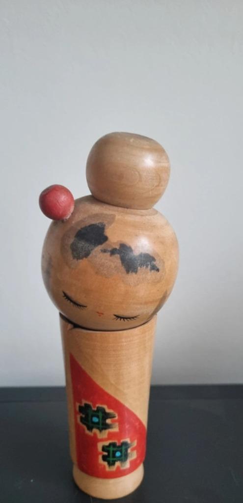 Joli kokeshi probablement d'Aoki Ryoka (1931-), Antiquités & Art, Art | Sculptures & Bois, Envoi