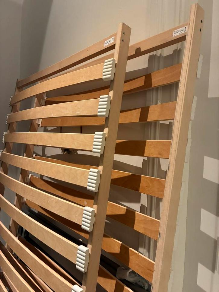 2 stevige 1-persoonsbedden+lattenbodem perfecte staat!, Antiquités & Art, Antiquités | Meubles | Lits, Enlèvement