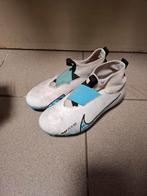 Paar voetbal schoenen 38, nike, Sport en Fitness, Voetbal, Ophalen of Verzenden, Gebruikt, Schoenen