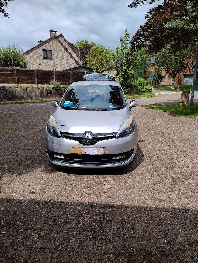 Renualt Scenic, 1,5 dci, 230,890 km, Diesel, Euro 5, Autos, Renault, Particulier, Bluetooth, Diesel, Euro 5, Boîte manuelle, Argent ou Gris