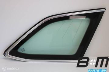 Vast zijruit rechts achter Skoda Superb Combi beschikbaar voor biedingen