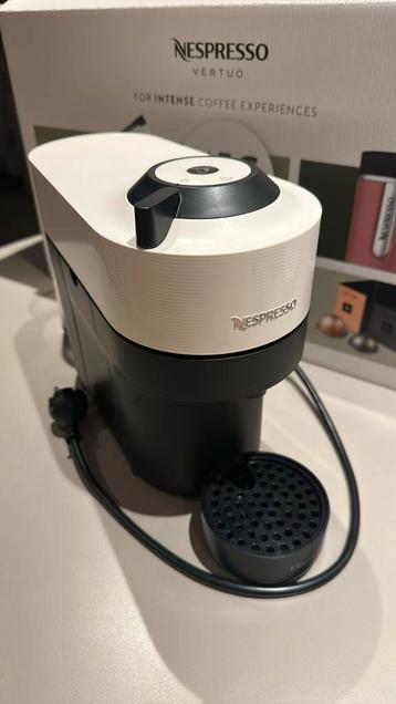 Poupée Nespresso Vertuo en parfait état, Machine à espresso, Comme neuf, Enlèvement, Dosettes et capsules de café