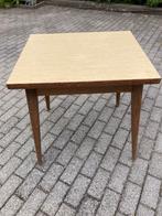 Petite table d’appoint dessus Formica, Enlèvement