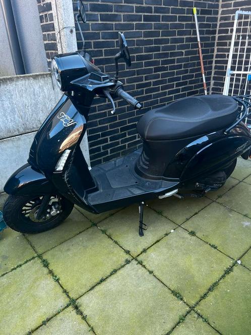 Venesi Fly retro scooter 1ste eigenaar, Motoren, Onderdelen | Oldtimers, Gebruikt, Ophalen