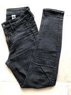 Jeans &Denim femme, W27 (confection 34) ou plus petit, Noir, Porté, Enlèvement