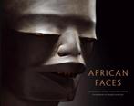 Boek: African Faces (een hommage aan het Afrikaanse masker), Enlèvement ou Envoi, Comme neuf, Autres sujets/thèmes