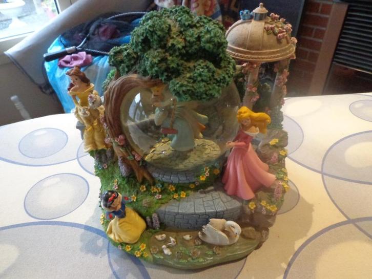 Muziekbol prinsessen (beschadigd), Verzamelen, Disney, Gebruikt, Beeldje of Figuurtje, Overige figuren, Ophalen